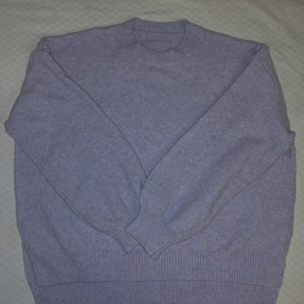 Womens XL unbranded lavender crew neck sweater